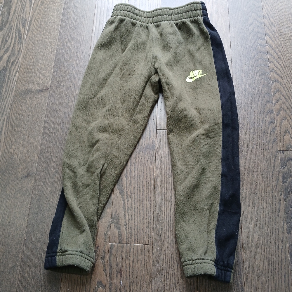 Nike Olive Green Sweatpants with Tapered Legs Kids 5/6
